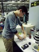 C:\Users\dell\Desktop\=_UTF8_B_5ZCM5q2l6L6Q5bCE5aSn5Y6F57q_56uZ5bel5L2c54Wn77yM5Zu+5Li6_= =_UTF8_B_5q2j5Zyo57uZREFD6K6+5aSH5Yqg5Y6LLmpwZw==_=.jpg